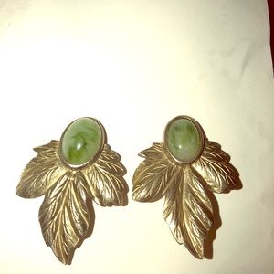 Cute Bronze/Gold Green Metal Clip on Earrings
